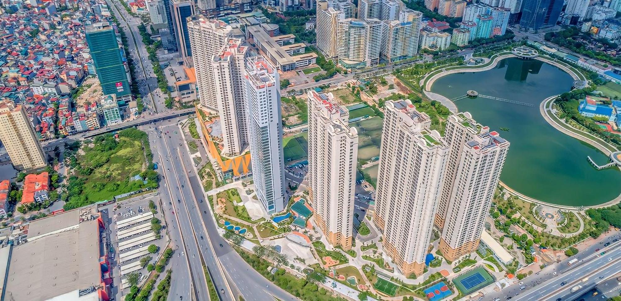 D'capitale - Feria Homes Appartement *